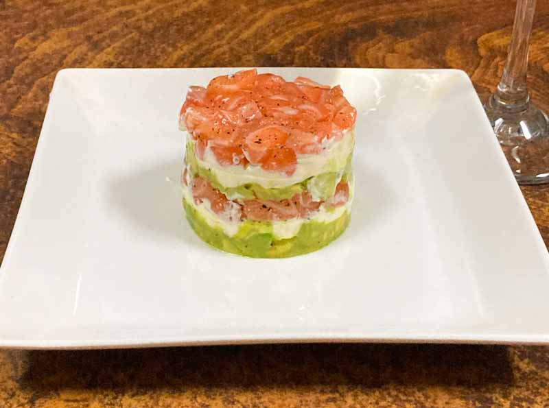 サーモンタルタル